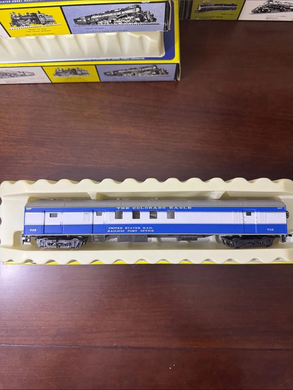 Rivarossi AHM The Colorado Eagle 1930’s HO 8 Constant Lighting Passenger Car Set